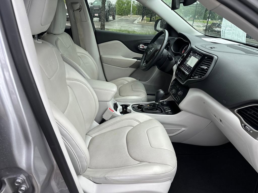 Used 2019 Jeep Cherokee Limited w/ Luxury Group AWD/4WD image 35