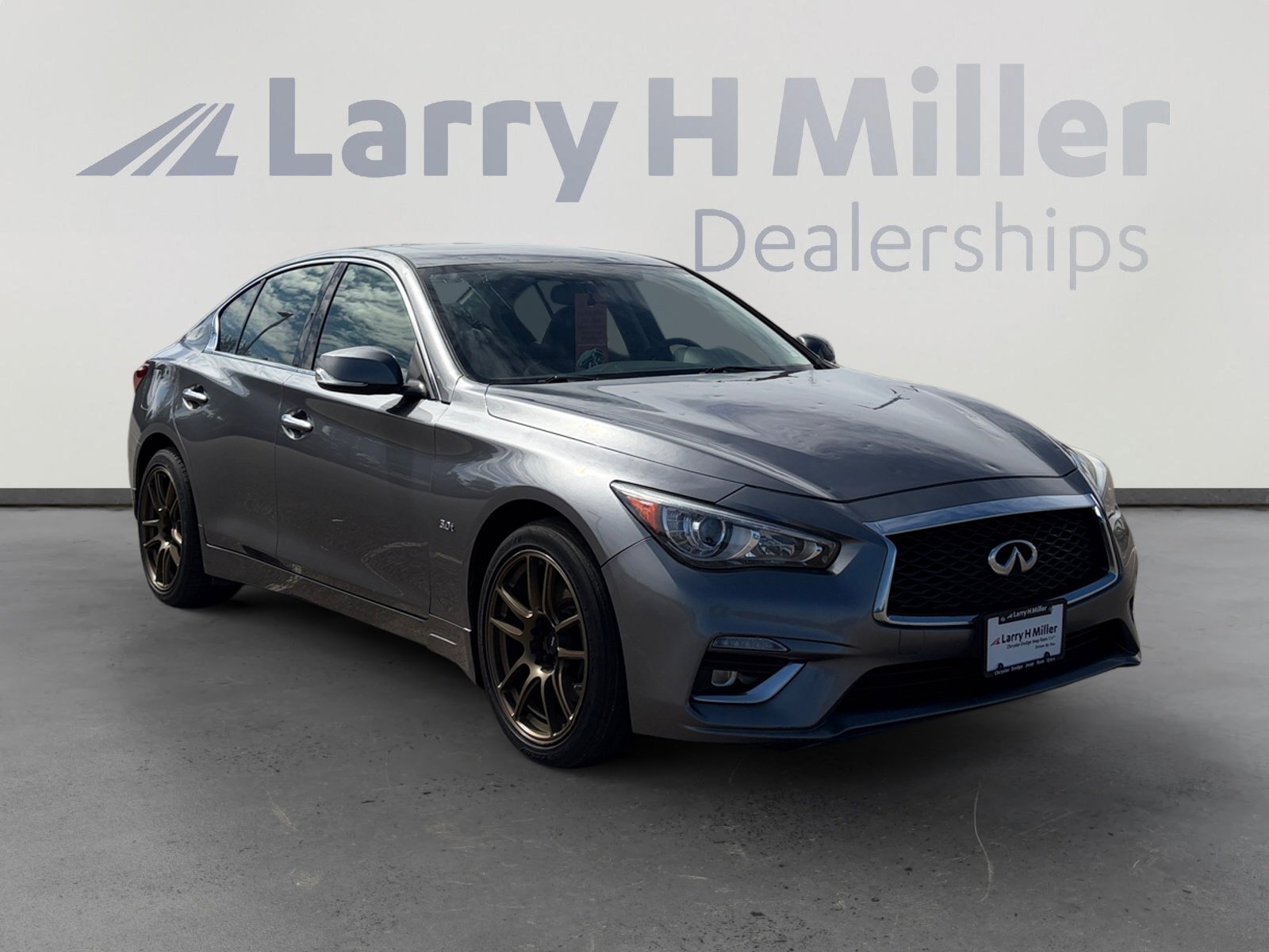Used 2018 INFINITI Q50 Luxe w/ Essential Package (3.0T Luxe) AWD/4WD image 8