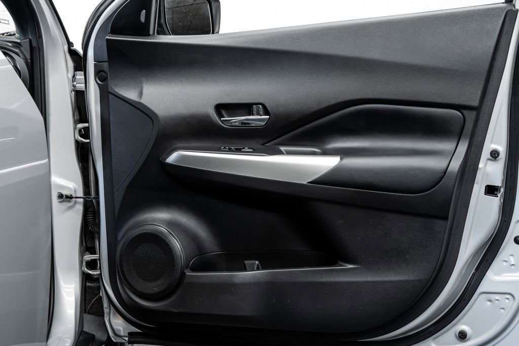 Used 2020 Nissan Kicks SR w/ SR Premium Package image 22