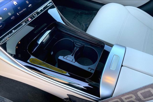 Used 2025 Mercedes-Benz C 300 4MATIC Sedan image 13