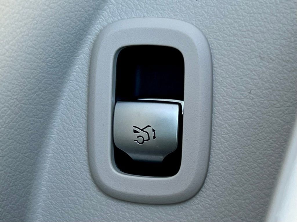 Certified 2023 Mercedes-Benz C 300 4MATIC Sedan image 32