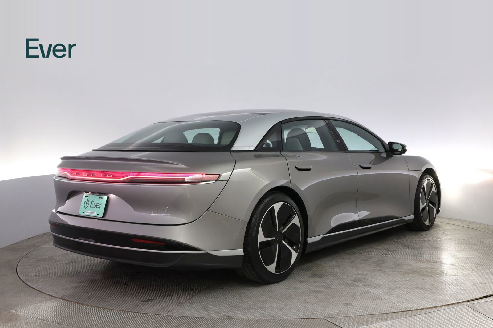 Used 2023 Lucid Air Touring image 3