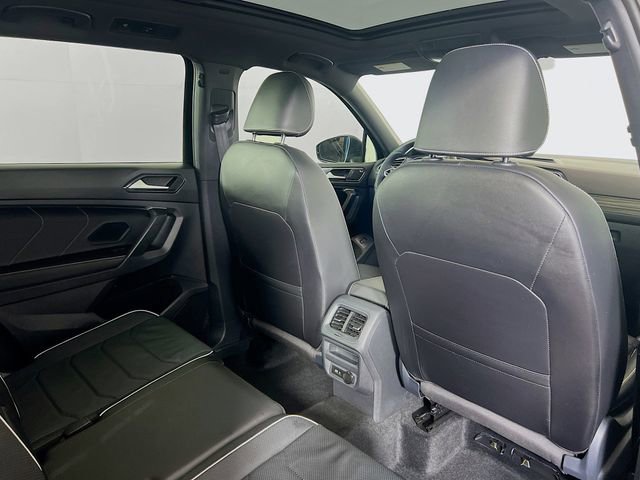 Used 2024 Volkswagen Tiguan SEL R-Line image 9