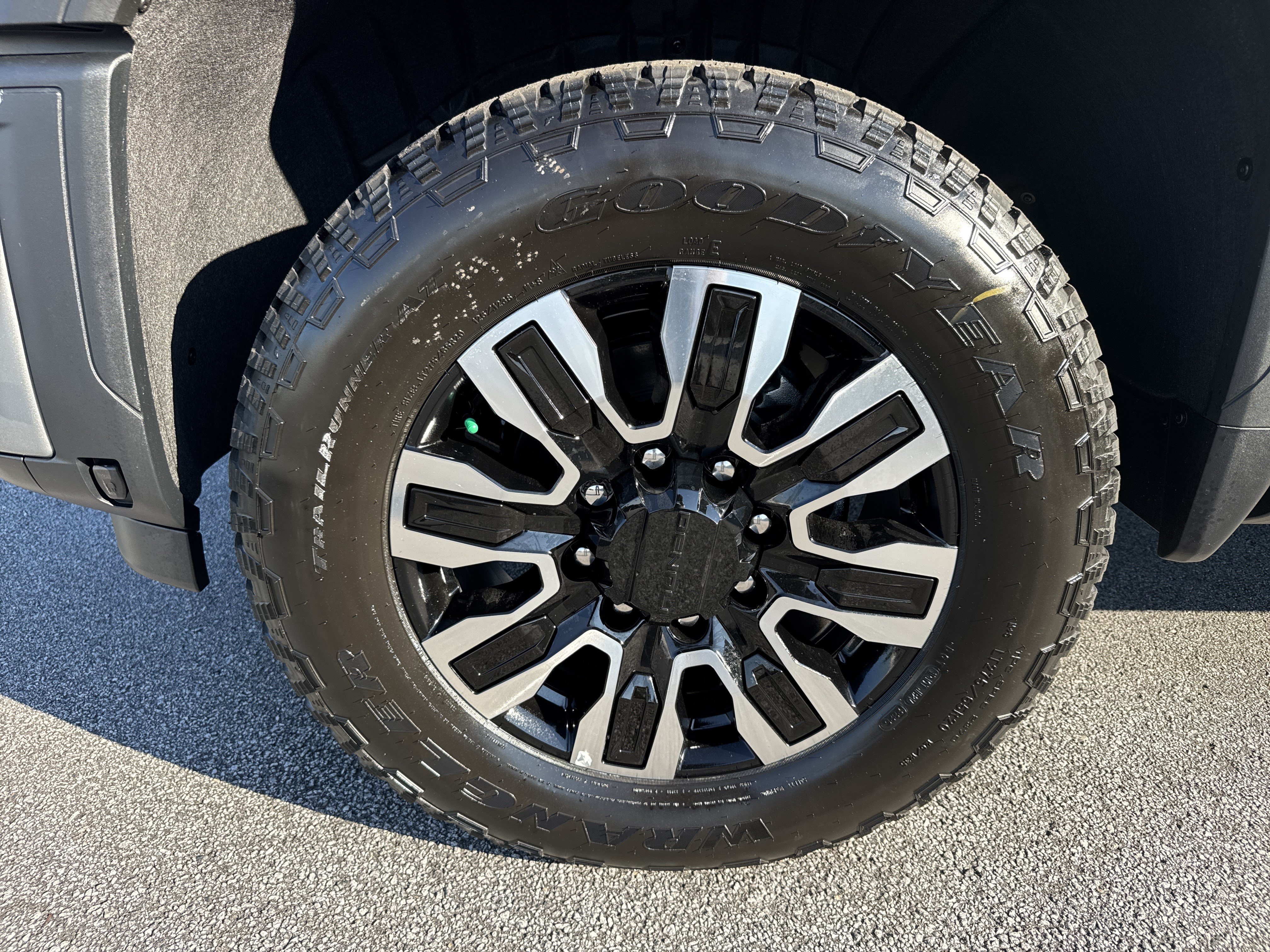 New 2026 GMC Sierra 2500 Denali Ultimate AWD/4WD image 13