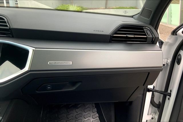 Used 2024 Audi Q3 2.0T Premium image 16