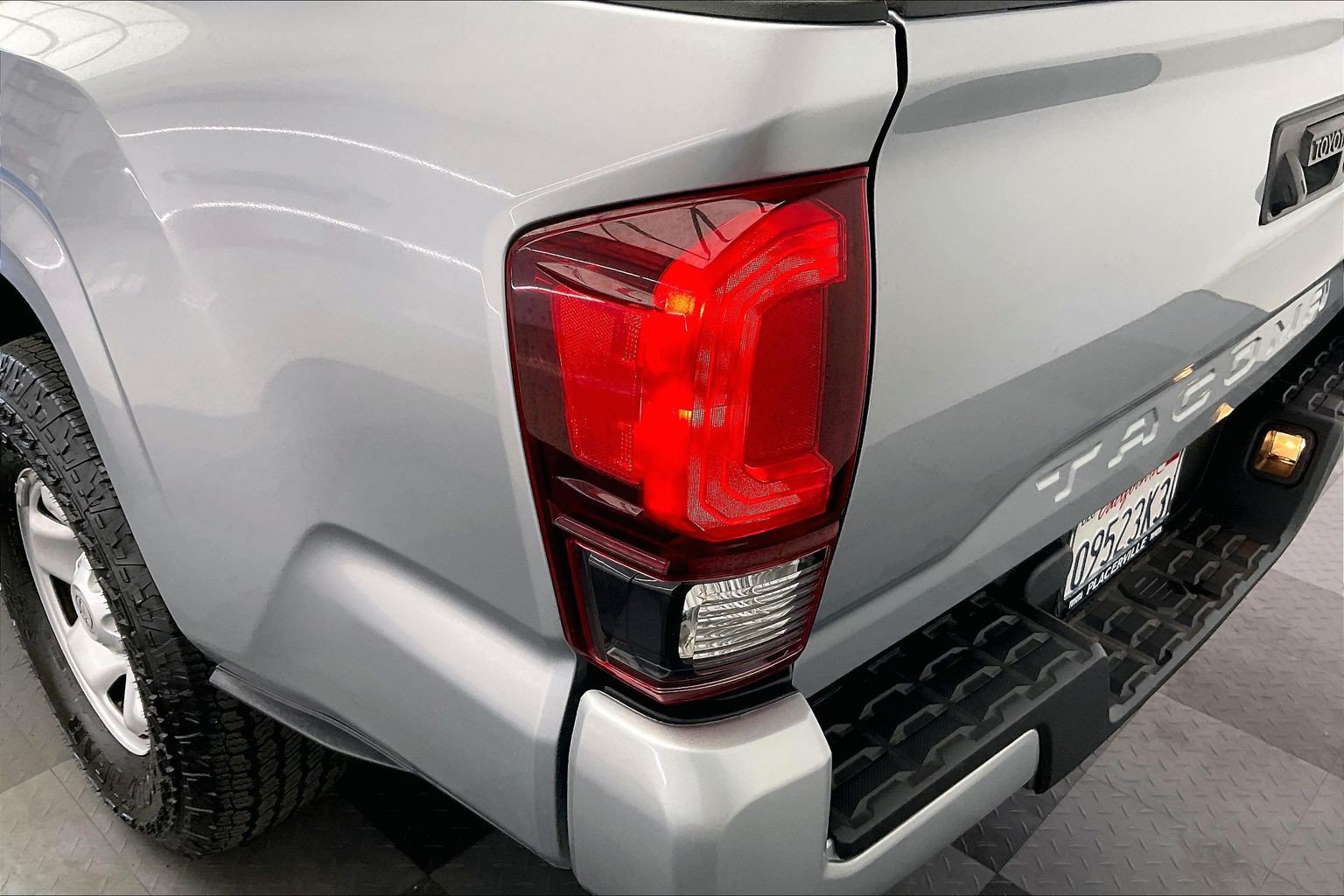 Used 2022 Toyota Tacoma SR w/ SR Convenience Package RWD image 29