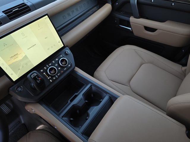 New 2026 Land Rover Defender 130 X-Dynamic SE AWD/4WD image 18