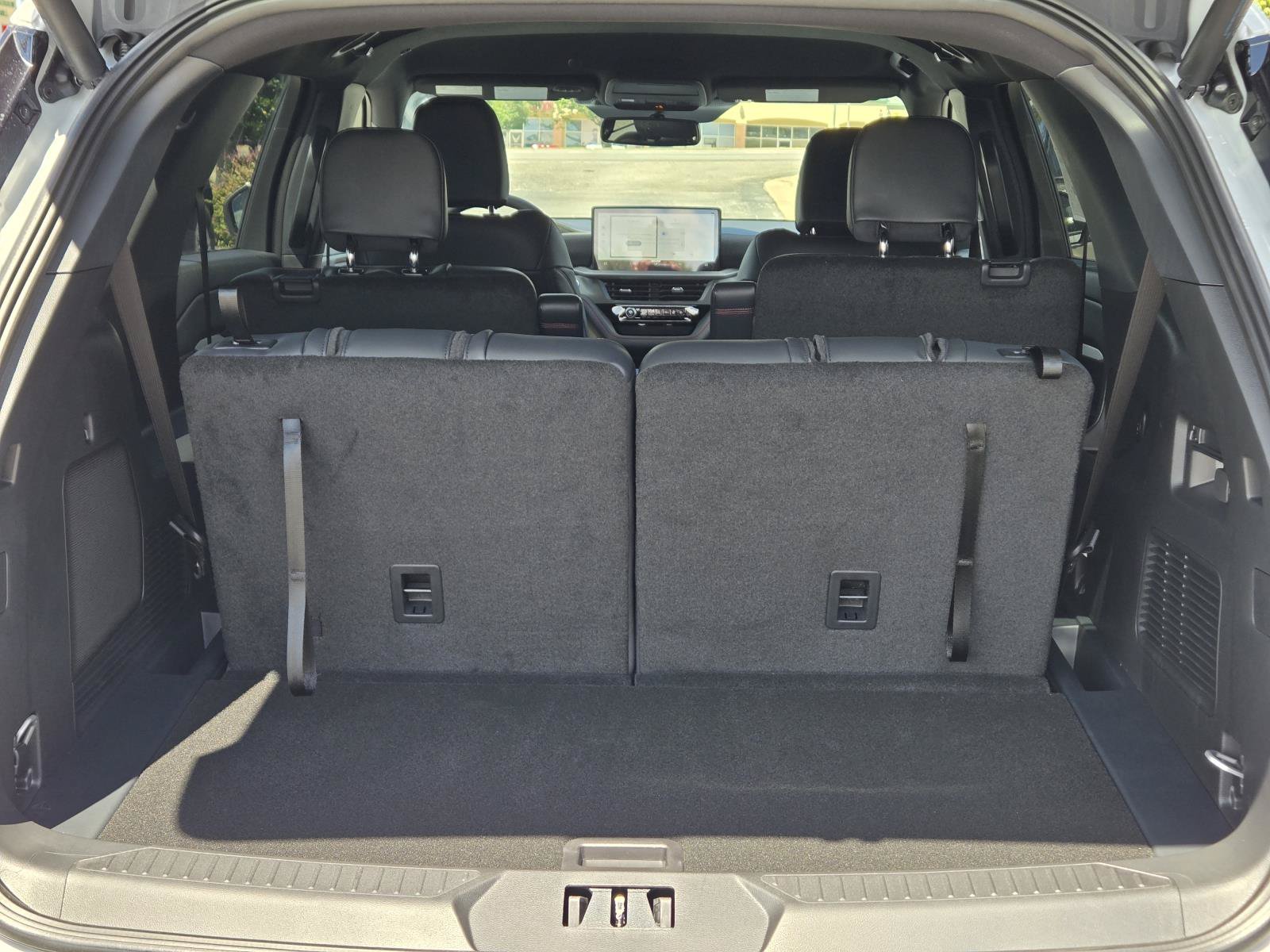 New 2026 Ford Explorer ST-Line w/ ST-Line Street Pack RWD image 11