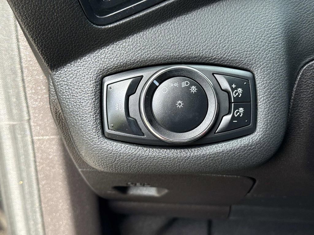 Used 2015 Ford Escape SE w/ Equipment Group 201A FWD image 42