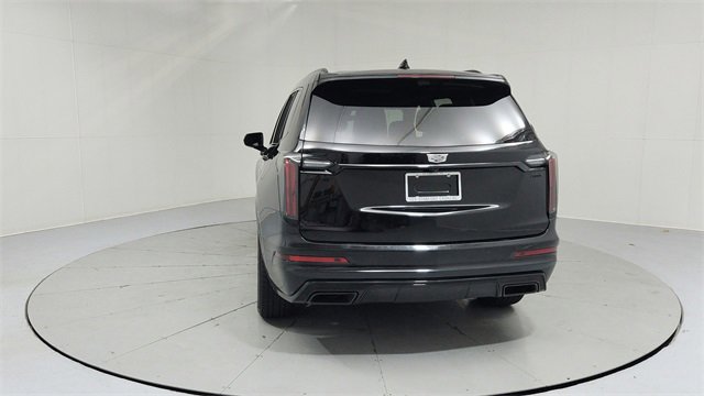 Used 2023 Cadillac XT6 Sport w/ LPO, ONYX Package image 4