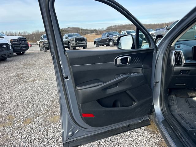 Used 2024 Kia Sorento S image 29