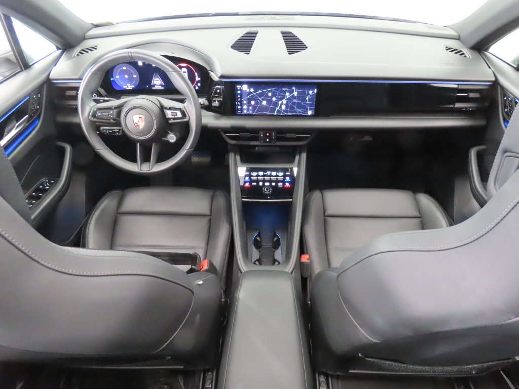 Certified 2025 Porsche Macan Electric w/ Premium Package RWD image 15