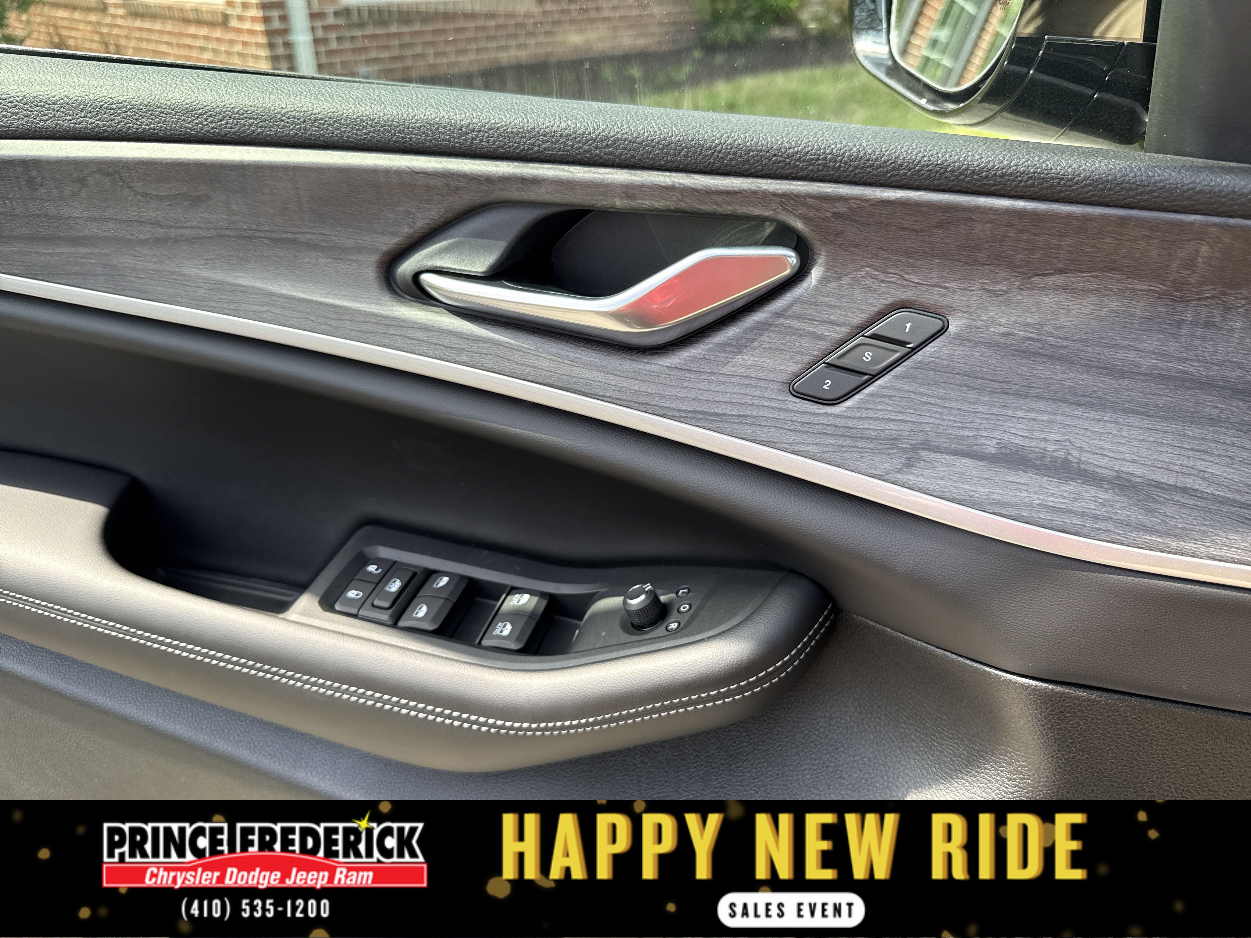 New 2025 Jeep Grand Cherokee L Limited w/ Black Appearance Package image 35