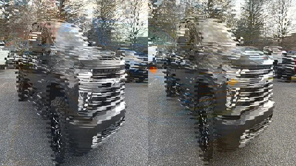 Used 2022 Chevrolet Silverado 3500 High Country w/ Z71 Off-Road Package image 3