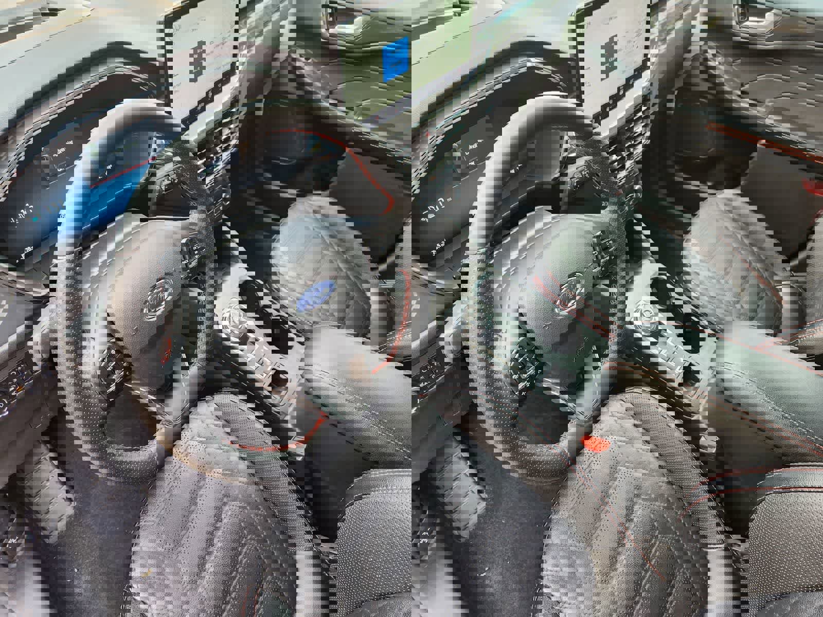 Used 2023 Ford Escape ST-Line Elite w/ Premium Technology Package image 2