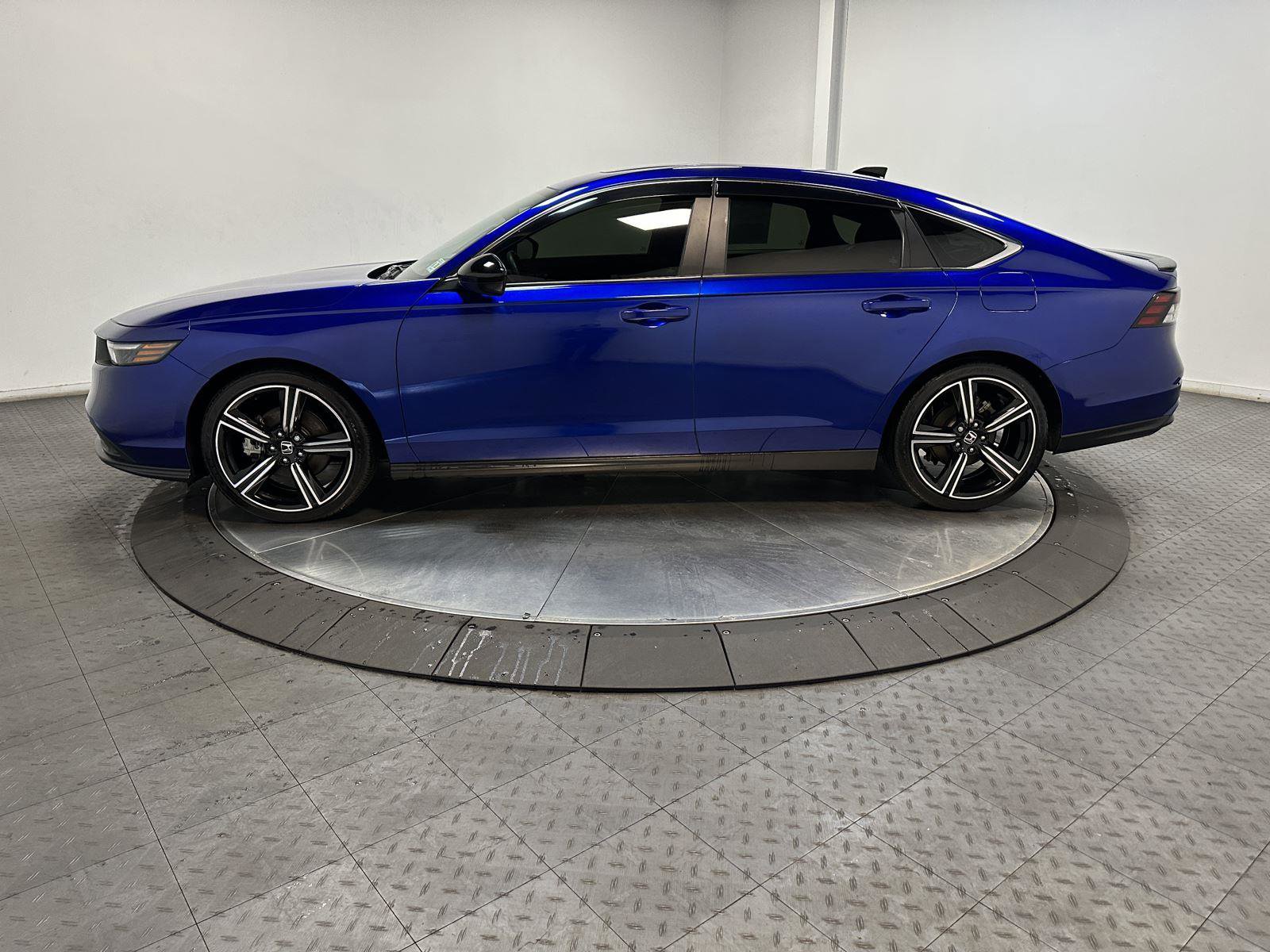 Used 2025 Honda Accord Sport image 8