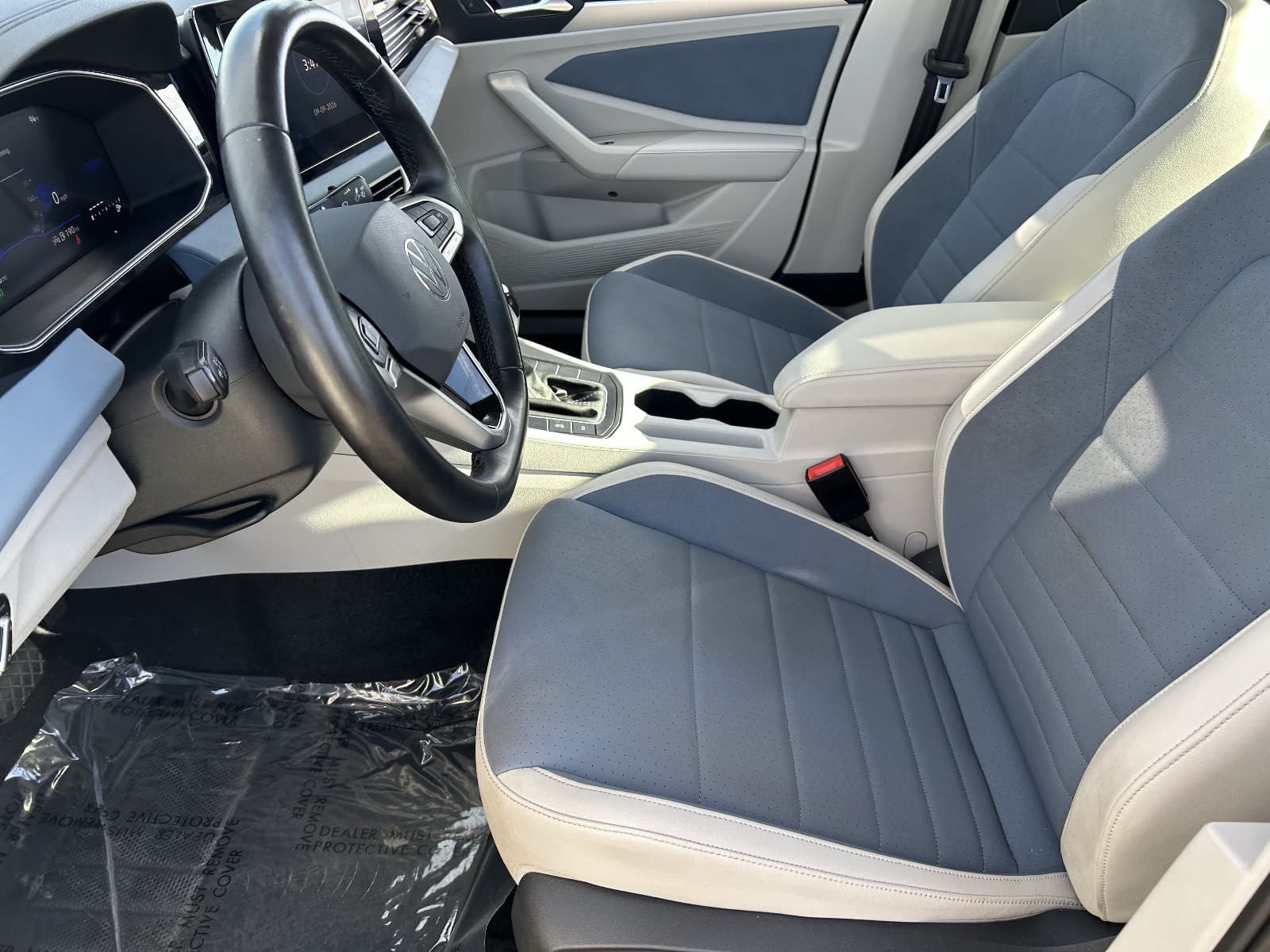 Used 2025 Volkswagen Jetta SE FWD image 22