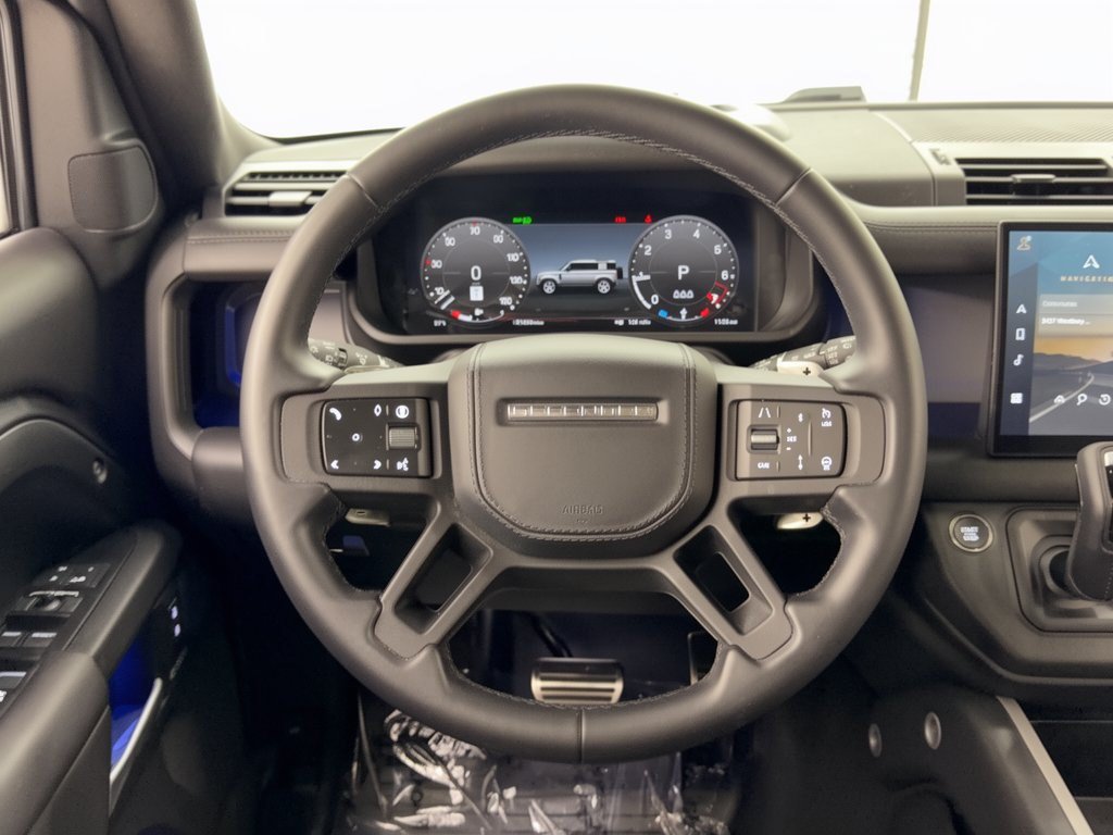 Used 2025 Land Rover Defender 110 V8 AWD/4WD image 10