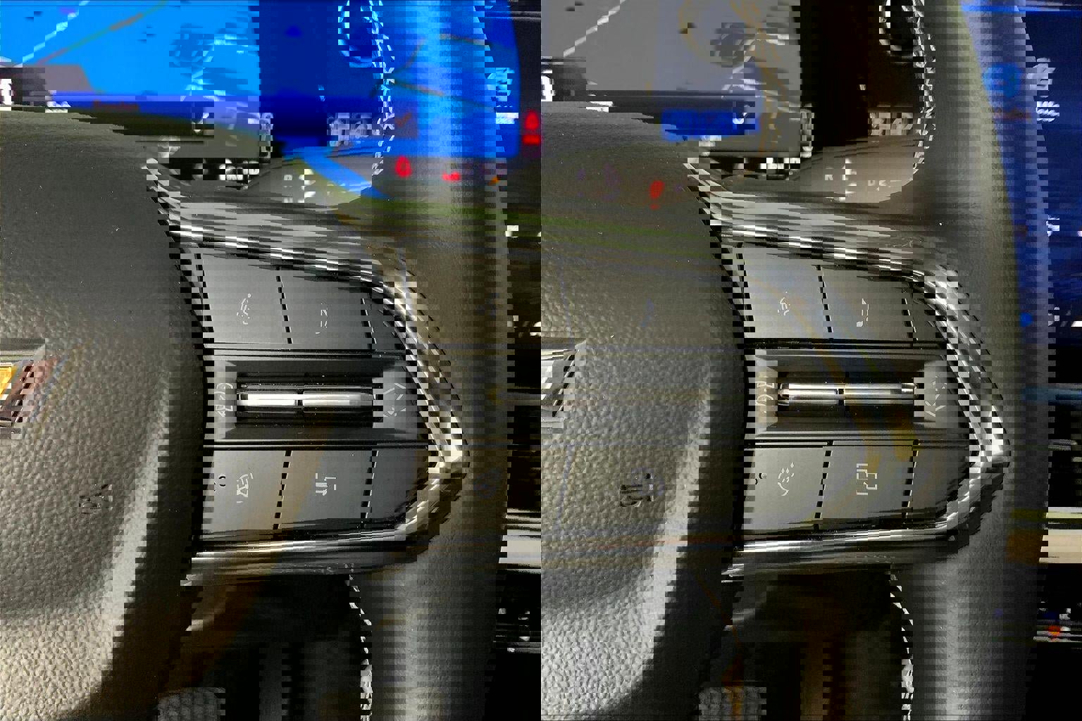 Used 2025 Chevrolet Equinox EV LT FWD image 19