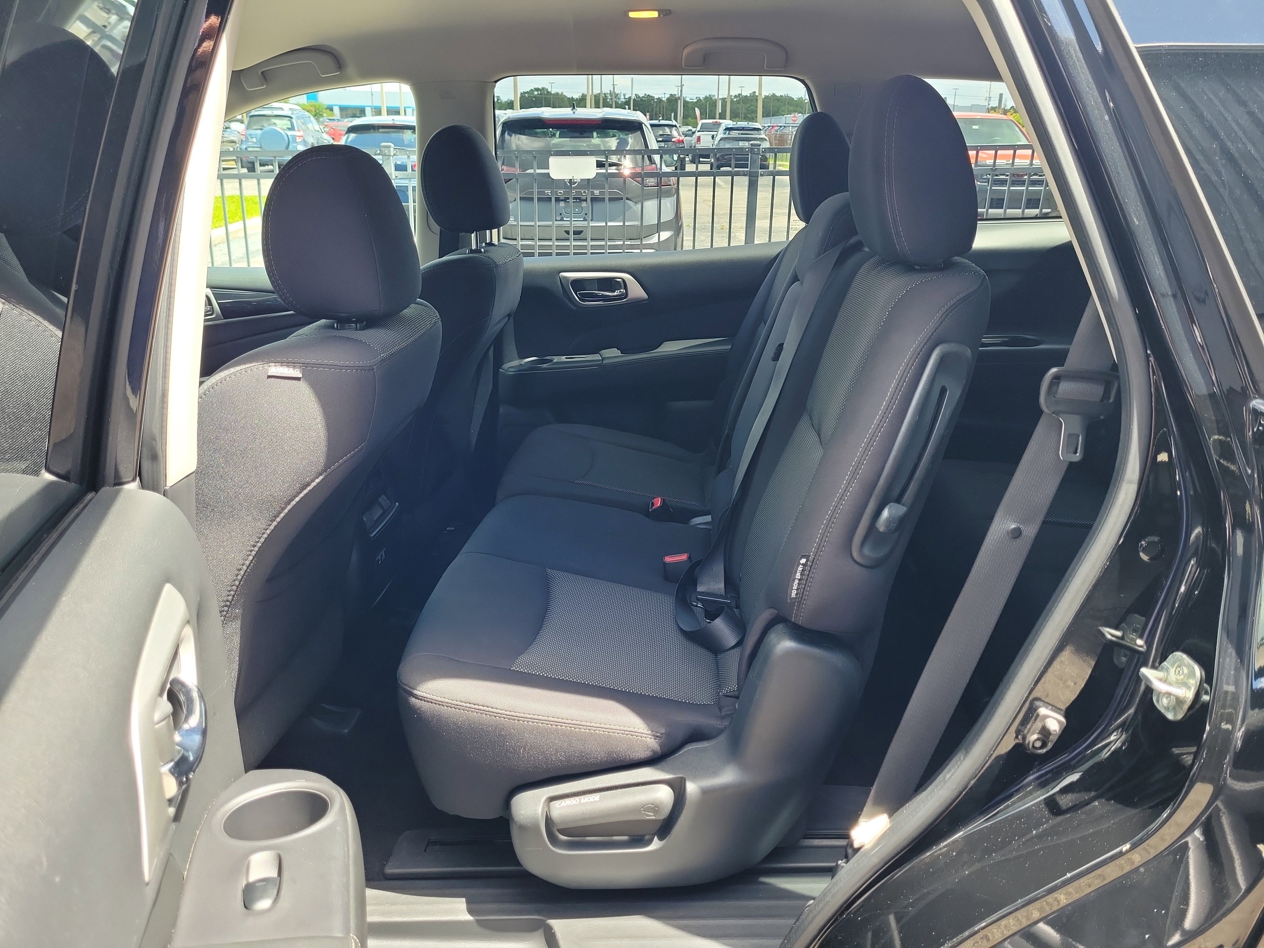 Used 2019 Nissan Pathfinder SV FWD image 15