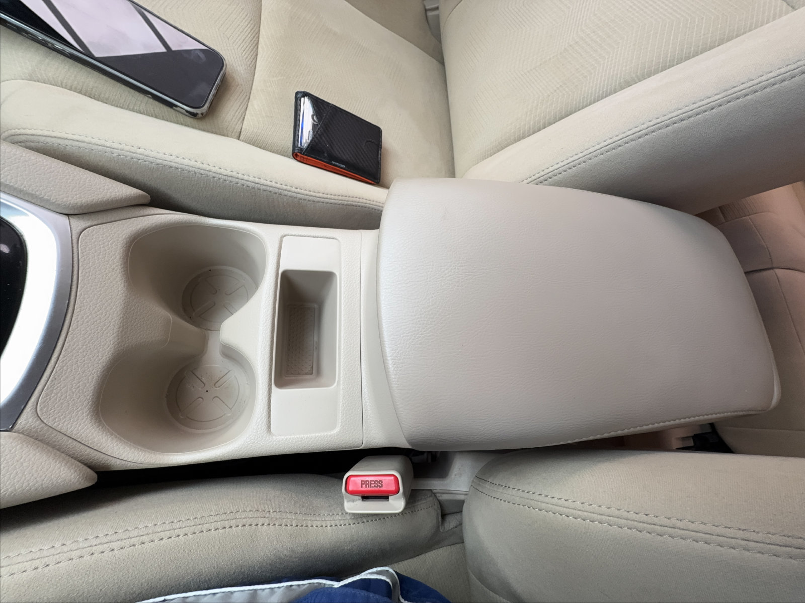 Used 2015 Nissan Rogue S FWD image 25