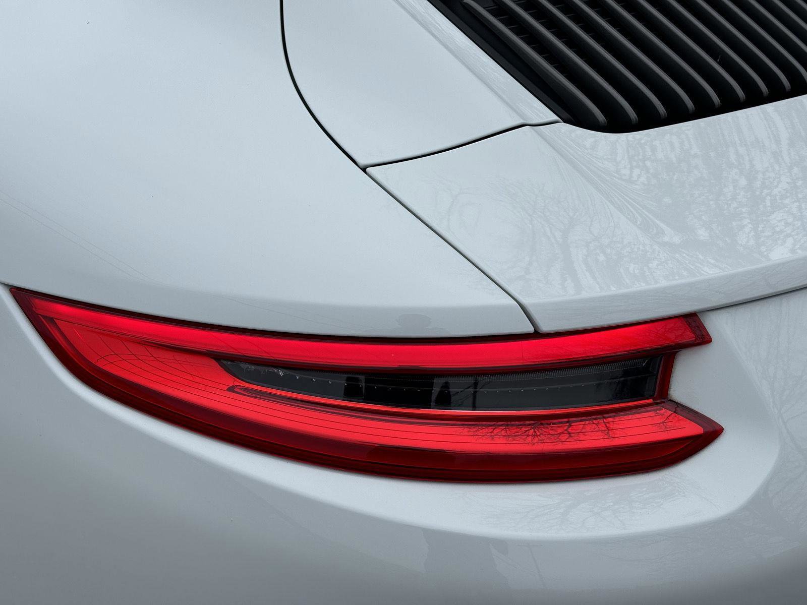 Used 2018 Porsche 911 Carrera T RWD image 22