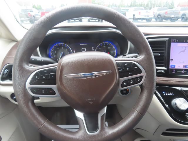 Used 2021 Chrysler Pacifica Touring AWD/4WD image 32