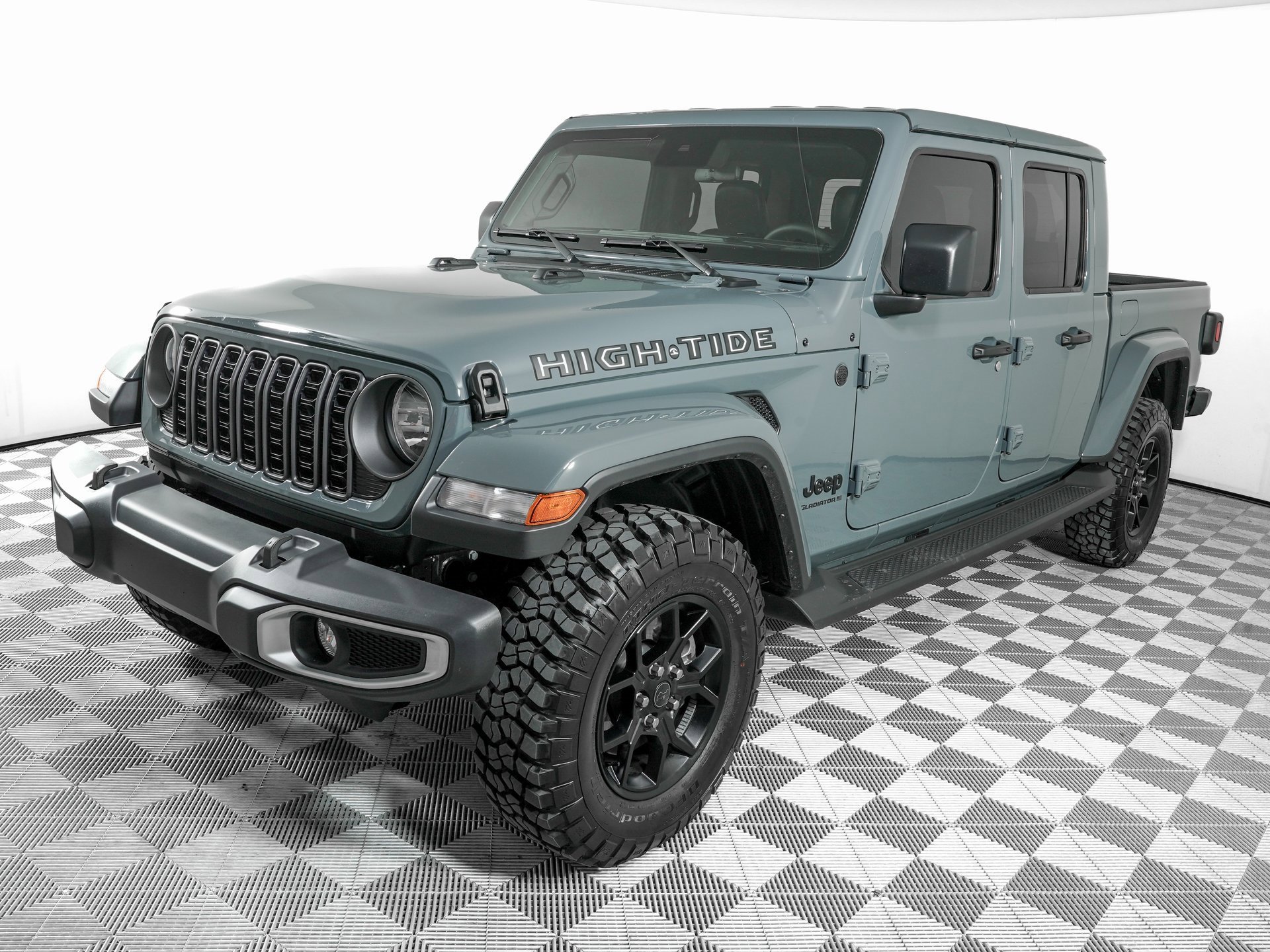 Used 2025 Jeep Gladiator Sport image 9