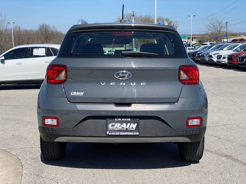 Used 2024 Hyundai Venue SEL image 6