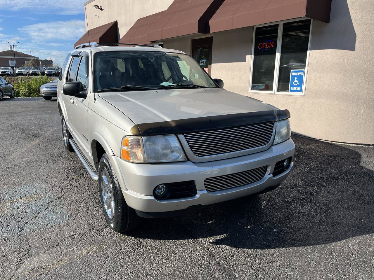 Used 2004 Ford Explorer Limited AWD/4WD image 2