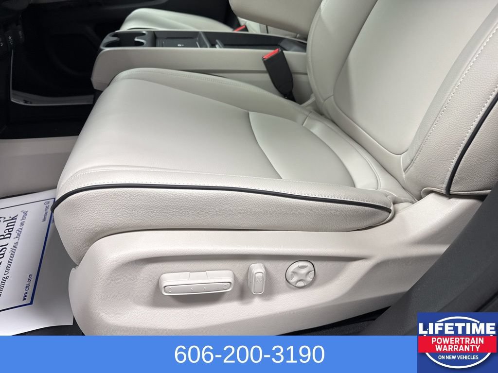 New 2026 Honda Odyssey Touring image 32
