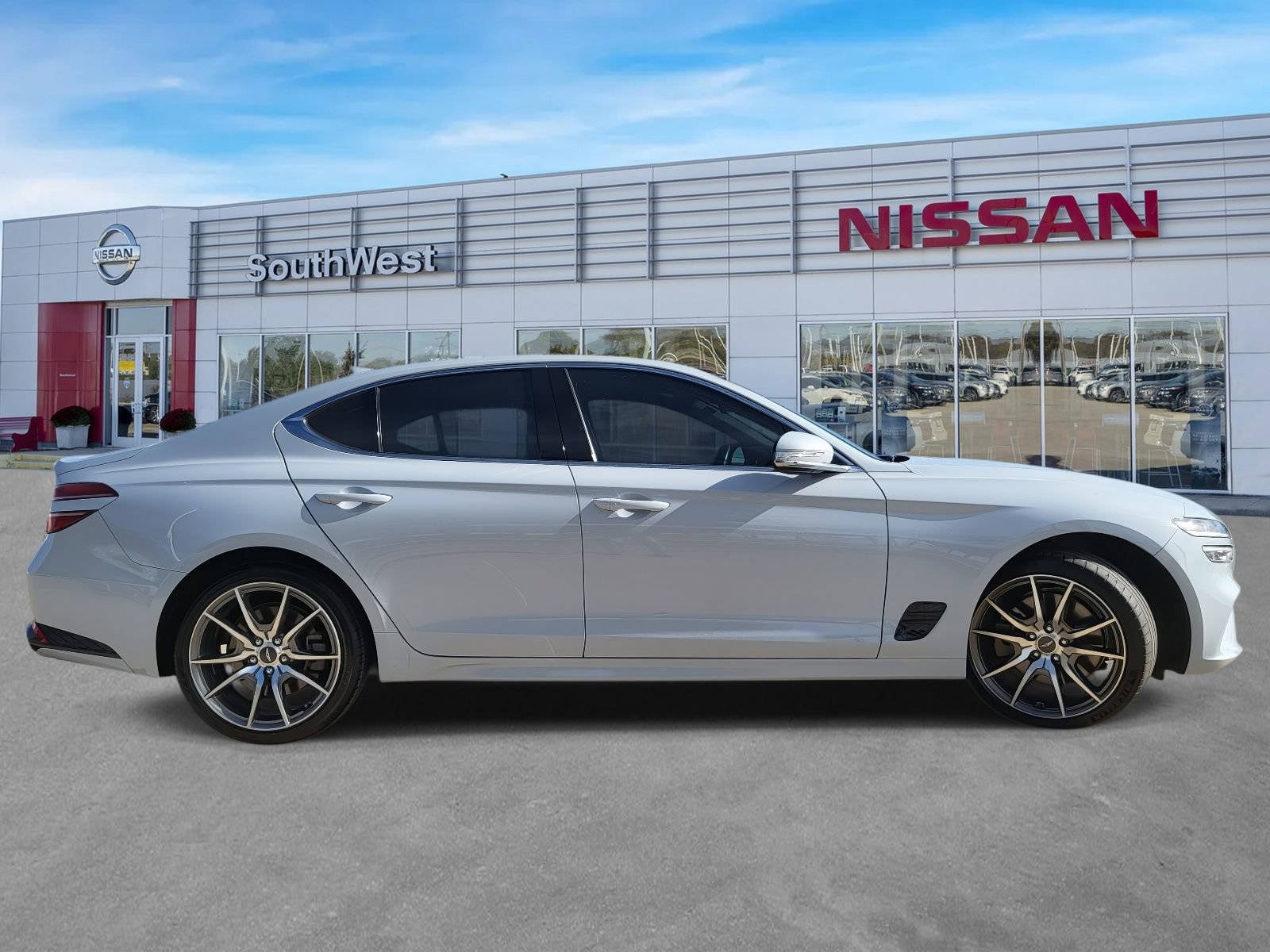 Used 2022 Genesis G70 3.3T image 6