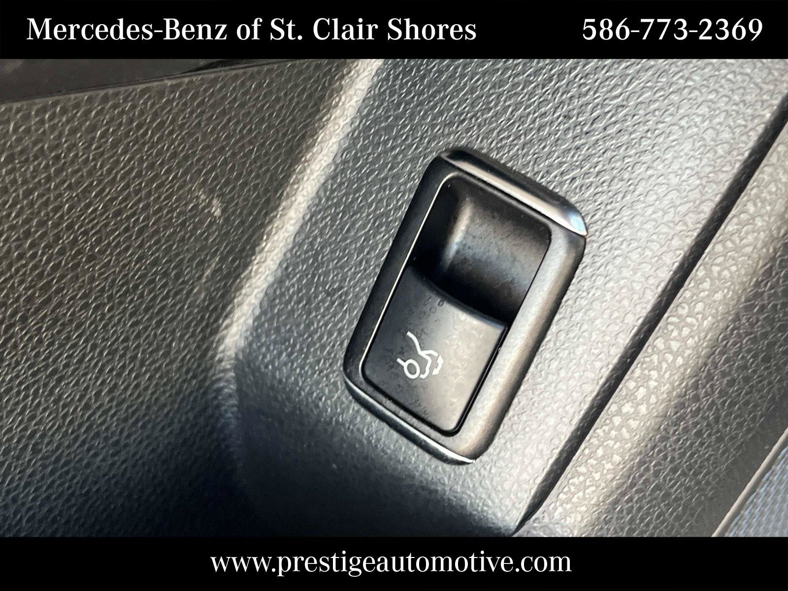 Used 2012 Mercedes-Benz GLK 350 4MATIC image 22