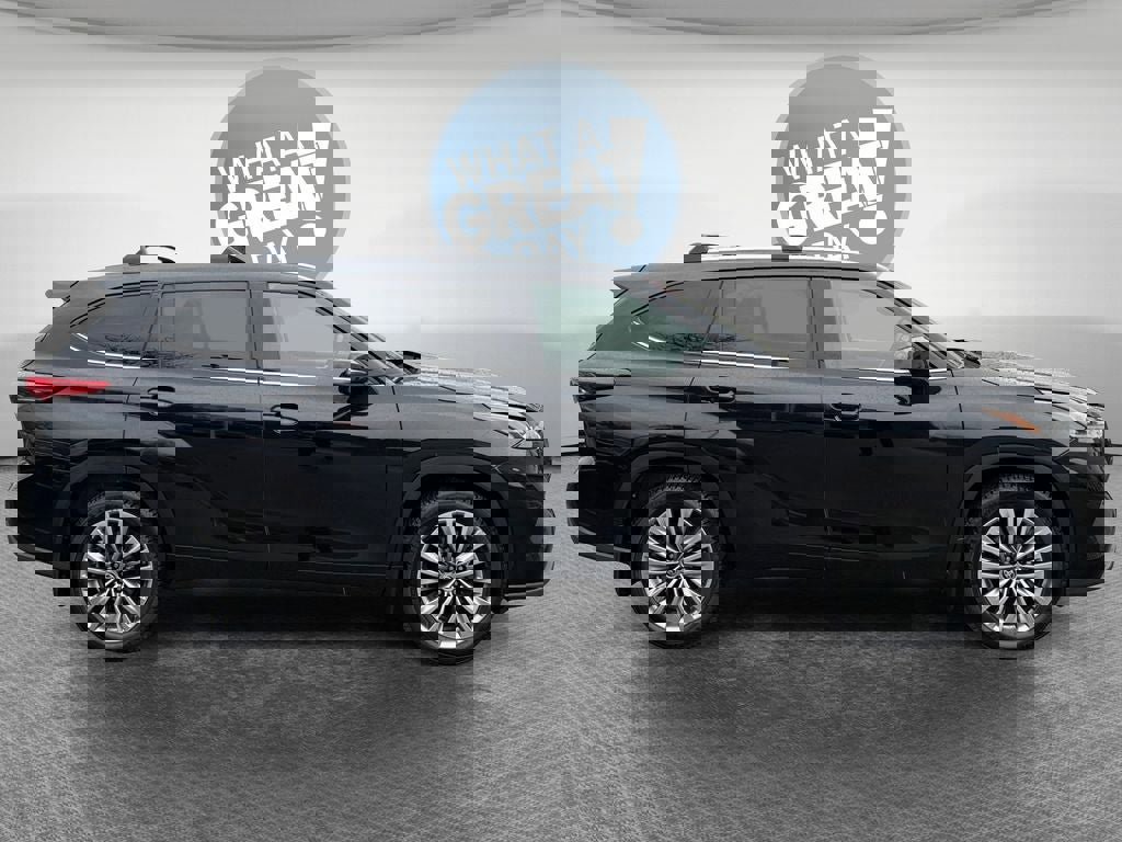 Certified 2021 Toyota Highlander Platinum image 2