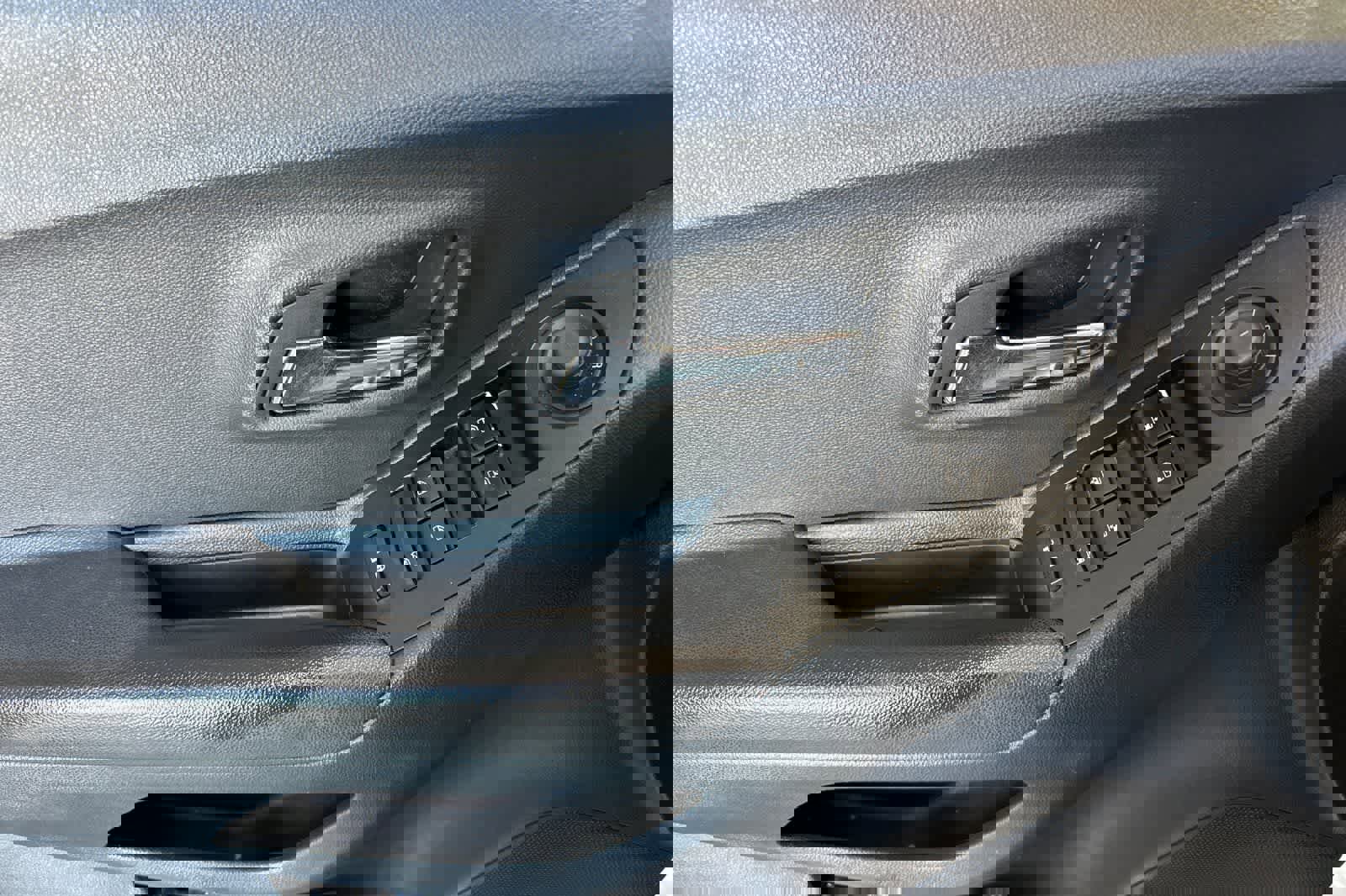 Used 2020 Chevrolet Trax LS w/ Tint and Cruise Package image 15