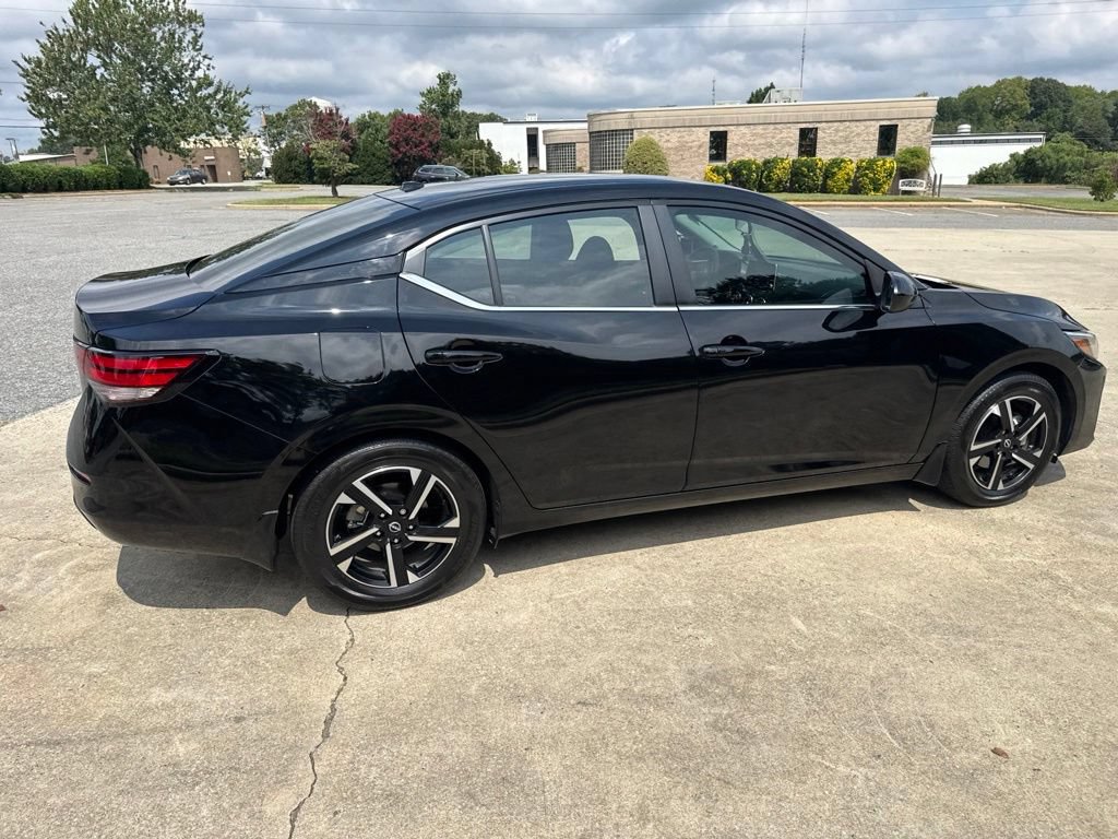 Used 2025 Nissan Sentra SV FWD image 8