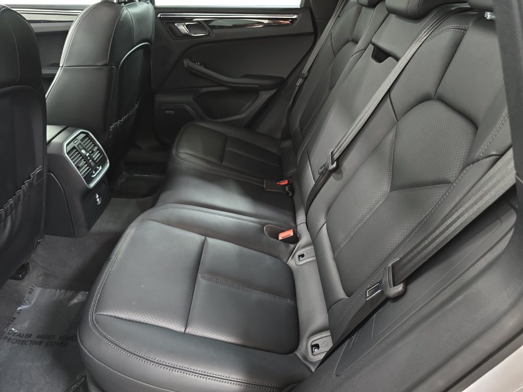 Certified 2026 Porsche Macan S AWD/4WD image 24