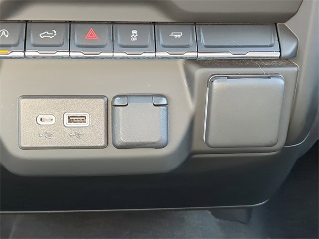 Used 2023 Chevrolet Silverado 1500 Custom image 26