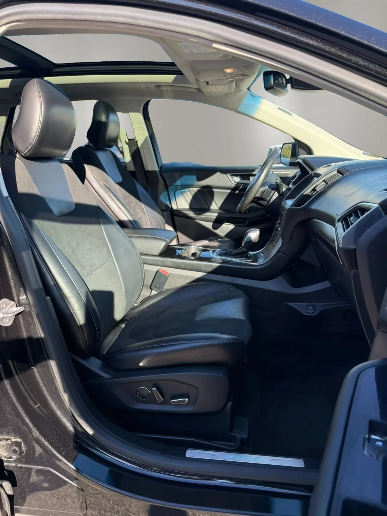 Used 2015 Ford Edge Sport w/ Equipment Group 401A FWD image 9