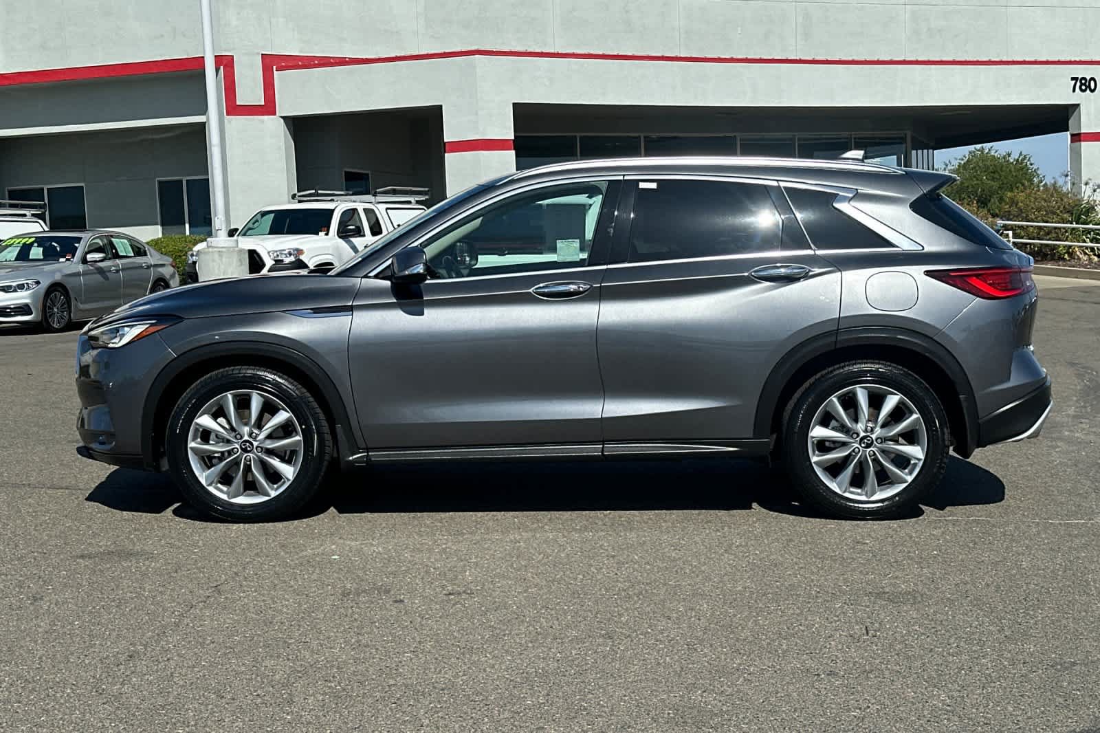 Used 2022 INFINITI QX50 Luxe AWD/4WD image 9