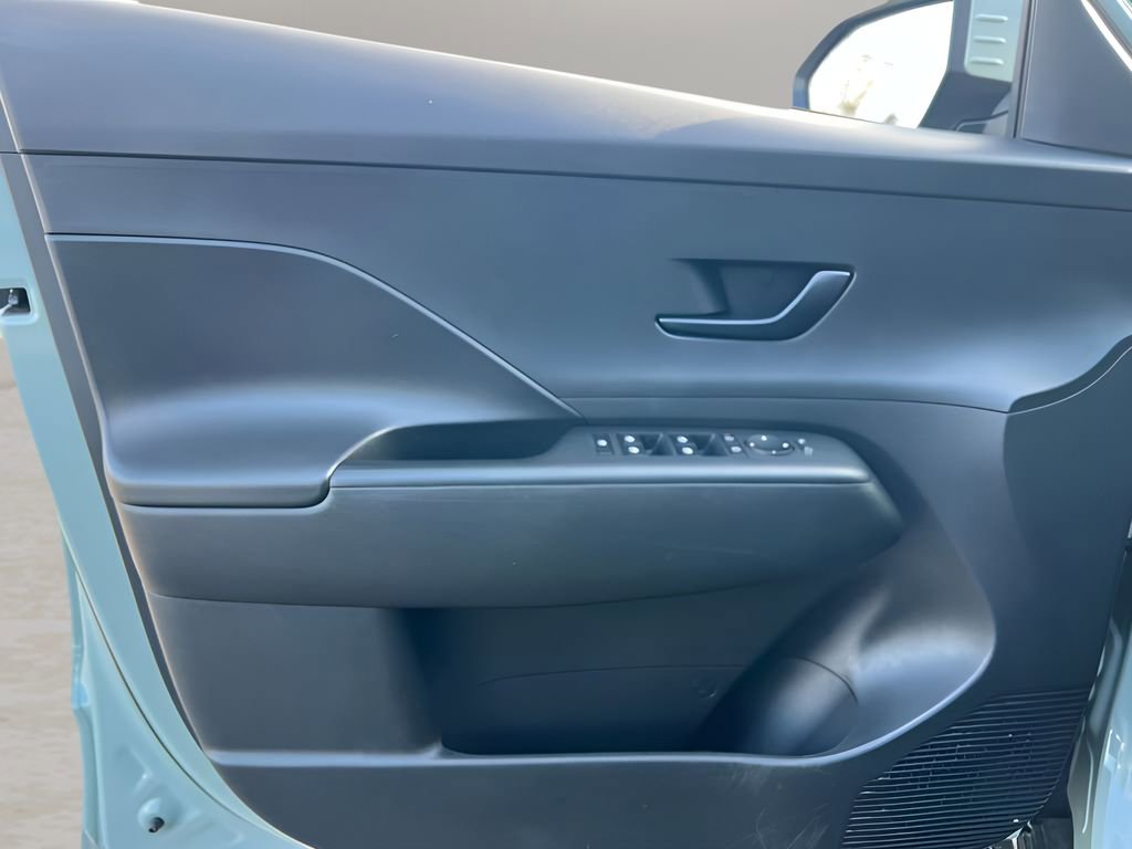 Used 2025 Hyundai Kona SEL FWD image 12
