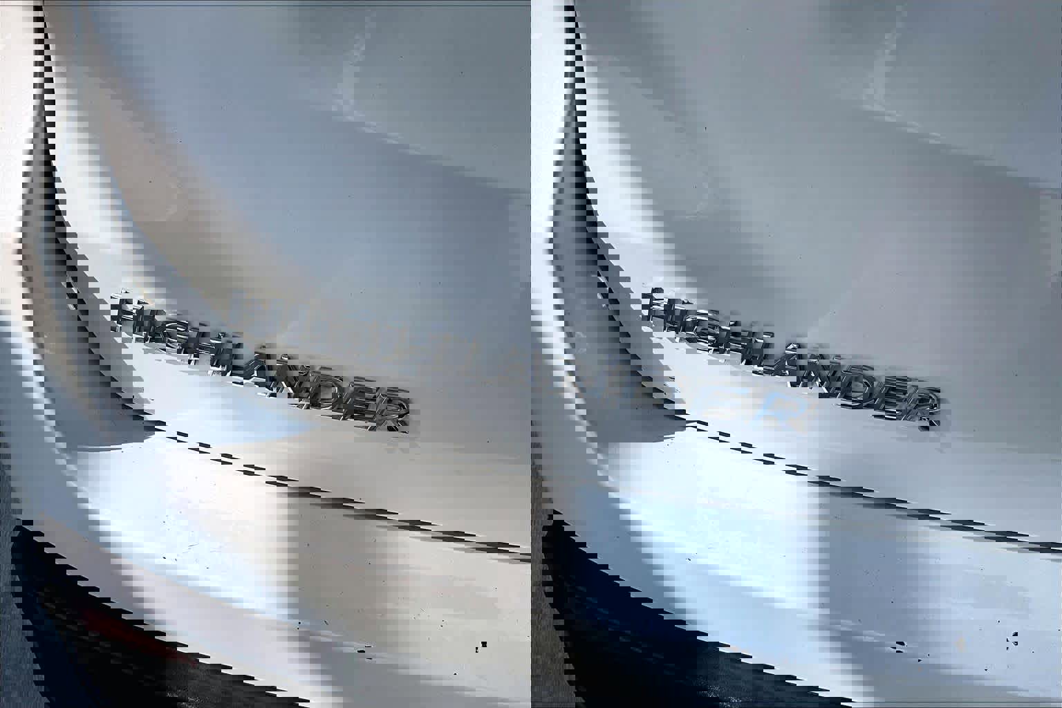 Used 2019 Toyota Highlander Plus FWD image 10