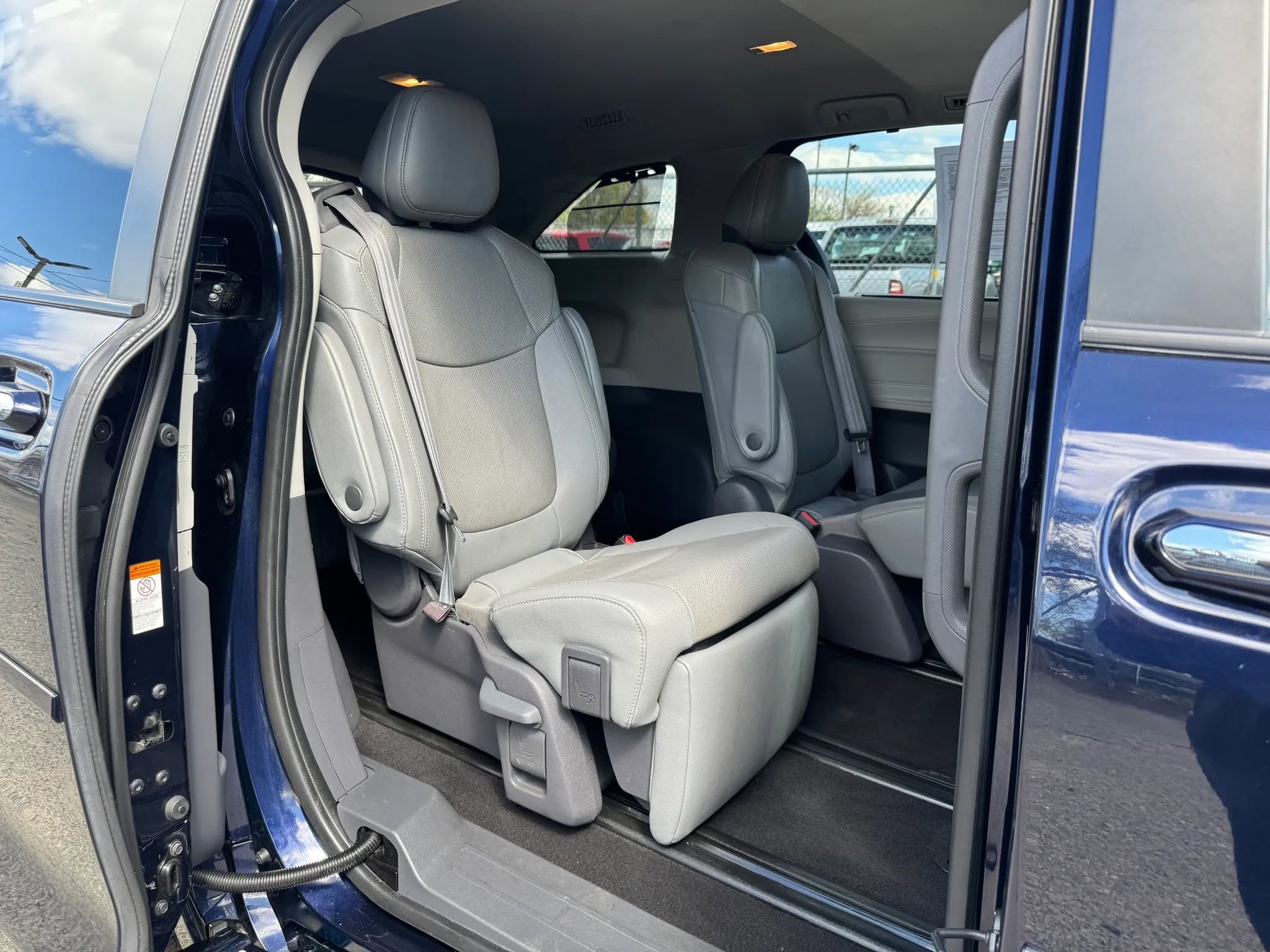 Used 2021 Toyota Sienna Limited FWD image 22
