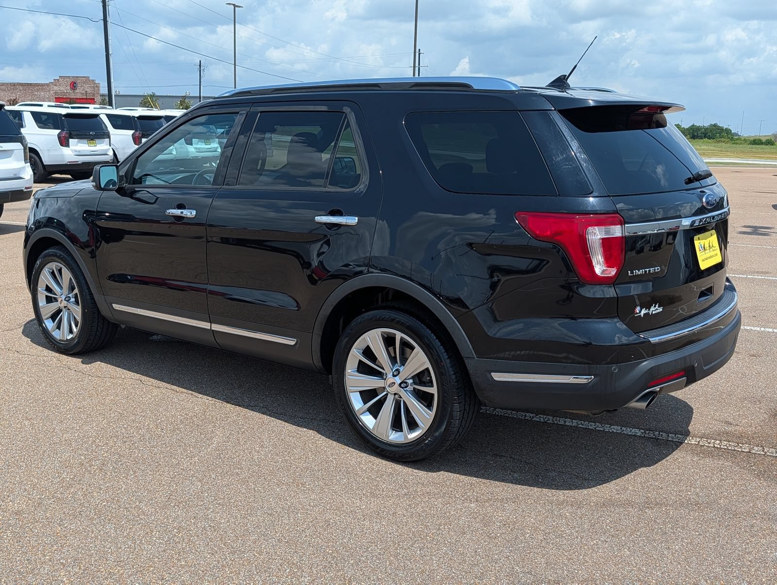 Used 2019 Ford Explorer Limited w/ Ford Safe & Smart Package FWD image 3