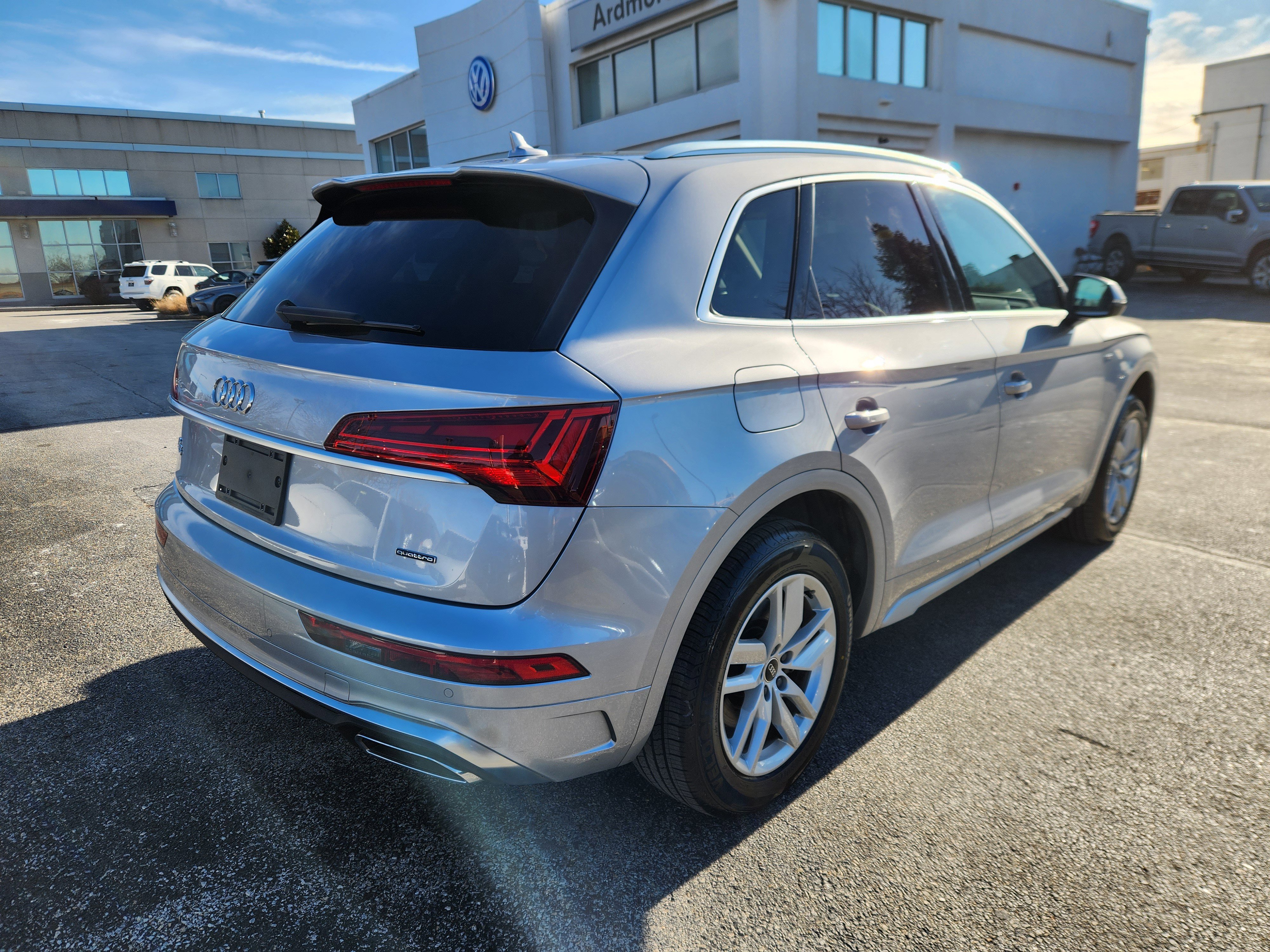 Used 2023 Audi Q5 2.0T Premium w/ Convenience Package image 4