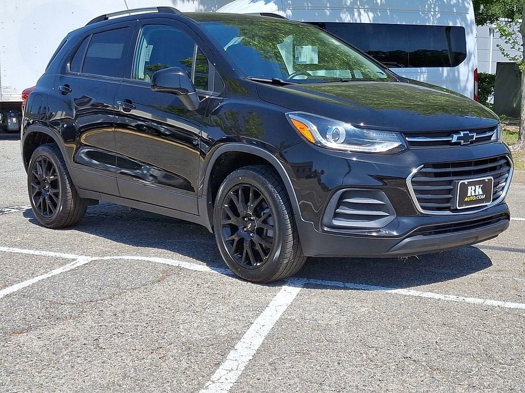 Certified 2022 Chevrolet Trax LT w/ Midnight Edition