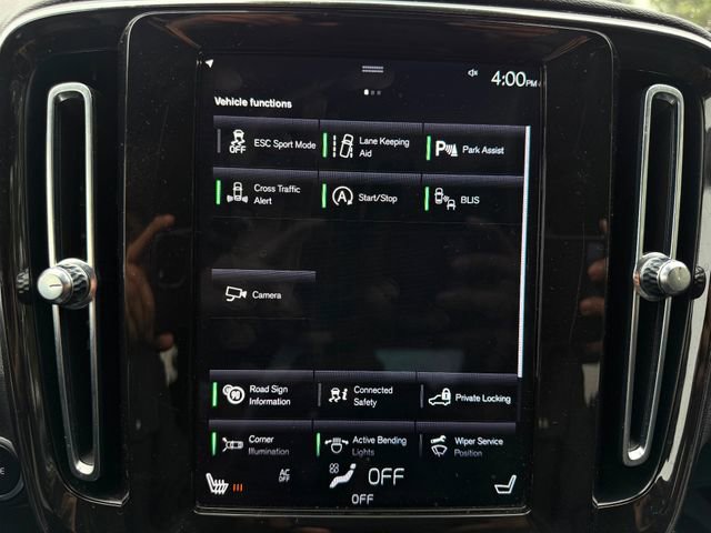 Used 2021 Volvo XC40 T5 Momentum image 12