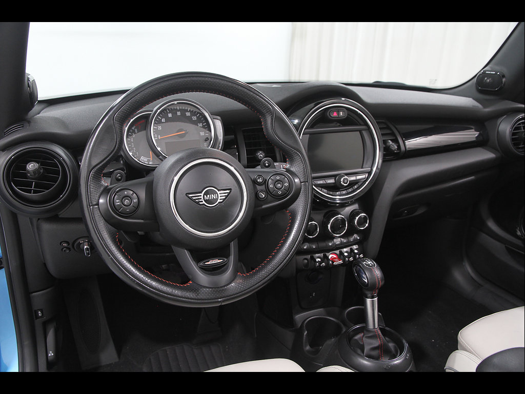 Used 2019 MINI Cooper S w/ Premium Package FWD image 7