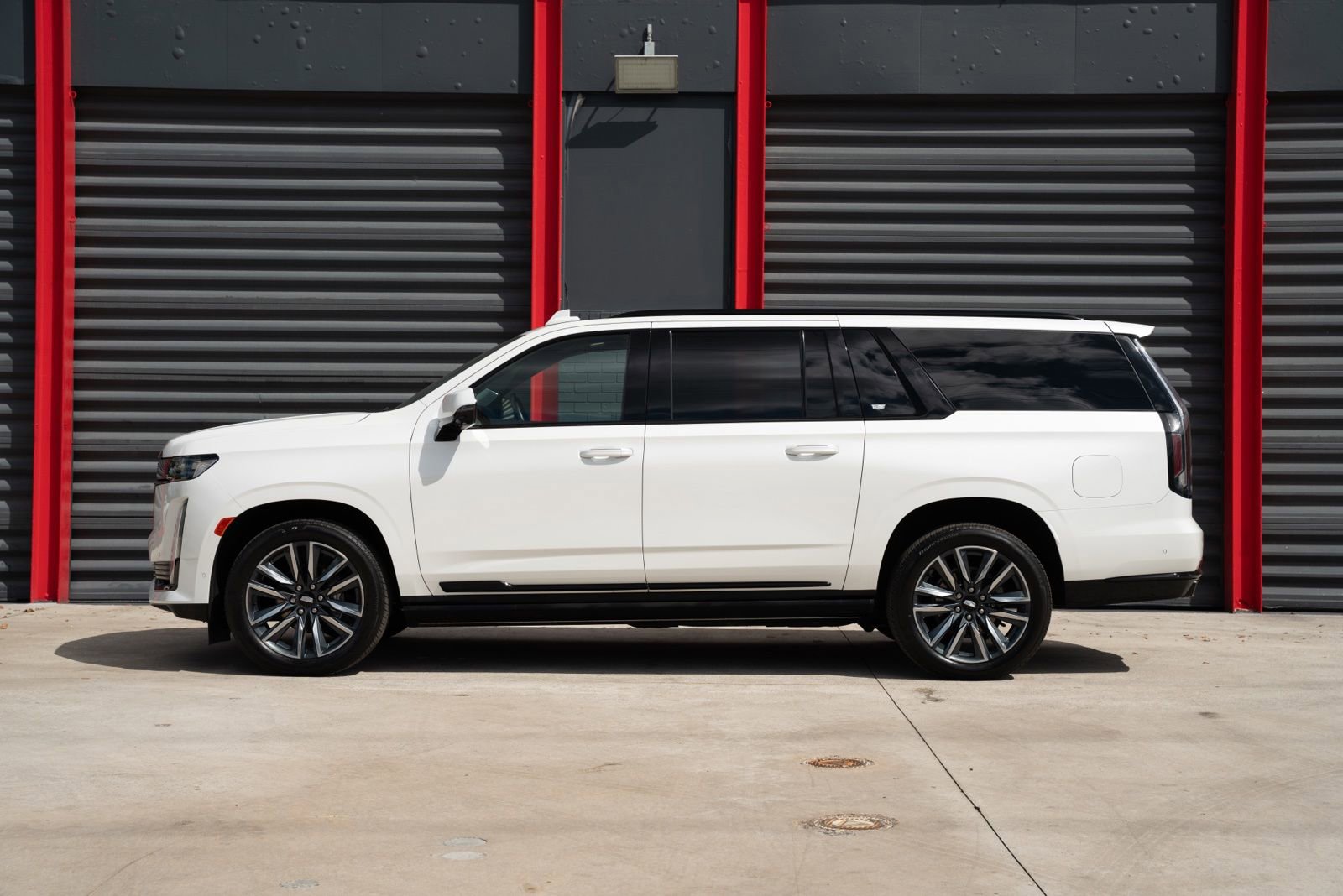 Used 2022 Cadillac Escalade ESV Sport Platinum image 7