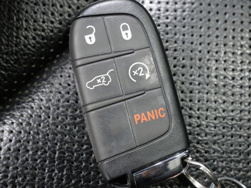 Used 2022 Jeep Compass Limited w/ (RED) Package image 29